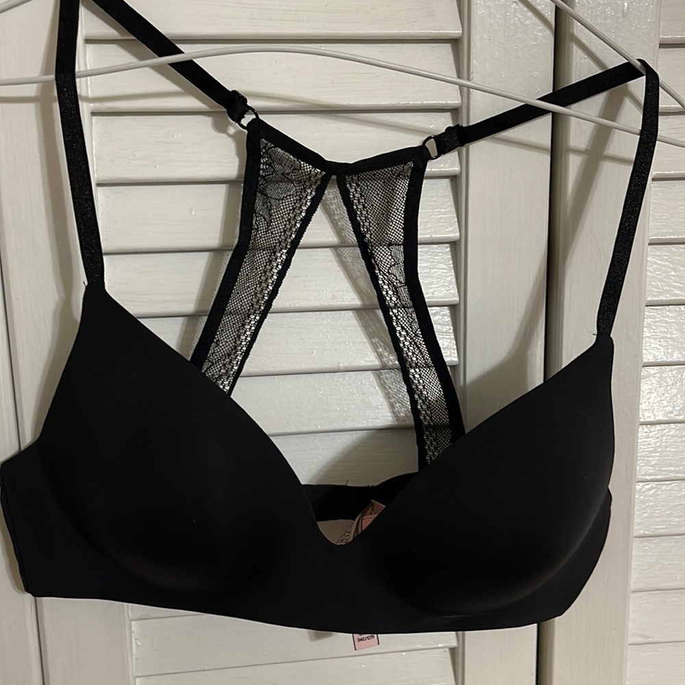 * NEW * Never used Victoria Secret Bra 34C